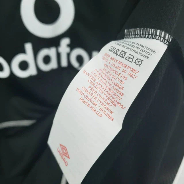 Manchester United 2000/02 Black Retro