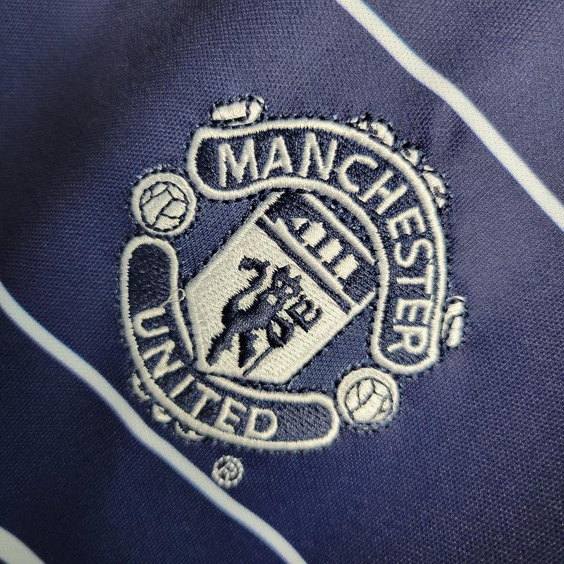 Manchester United 1999/00 Away Blue Retro