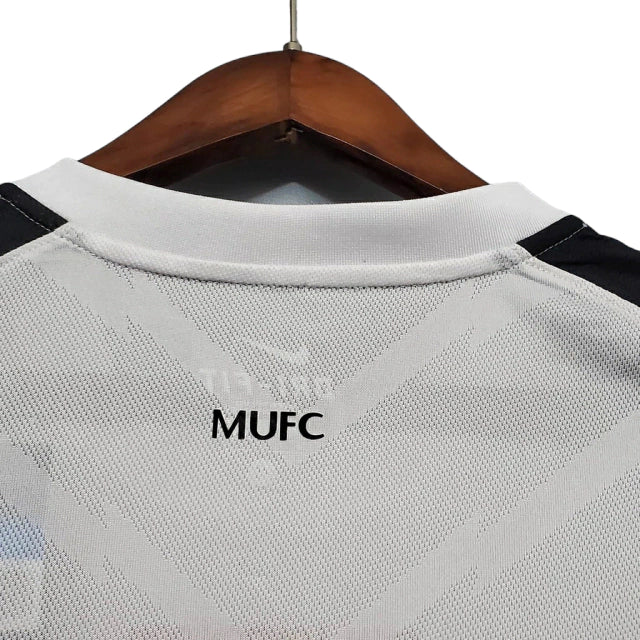Manchester United 2010/11 White Retro