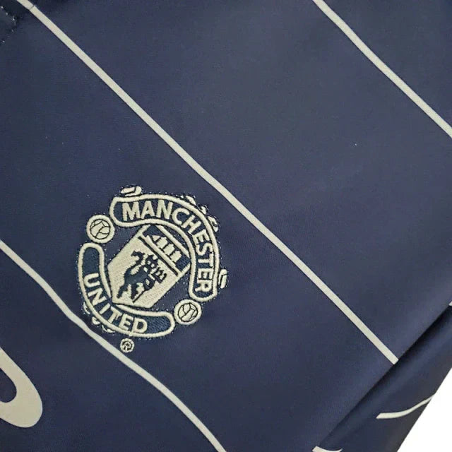 Manchester United 1999/00 Blue Retro
