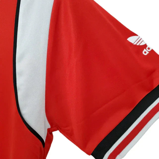 Manchester United 1985/86 Red Retro