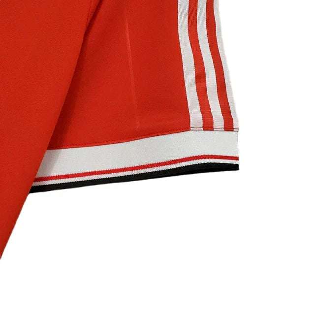Manchester United 1983/84 Retro Jersey